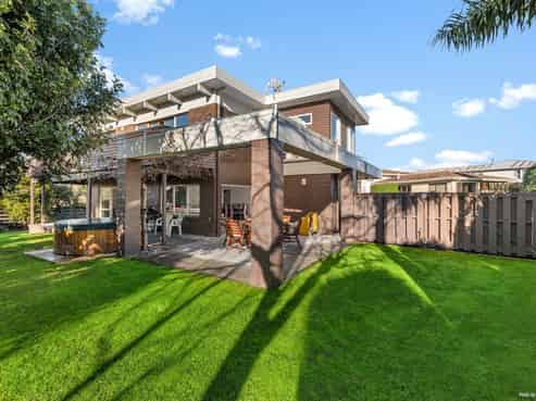 6 & 8 Barnhill Crescent, Pahurehure