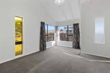 2/373 Hereford Street, Linwood