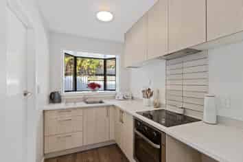 2/373 Hereford Street, Linwood