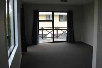 10/82 Bishop Street, Saint Albans