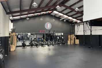 Onehunga warehouse & office - huge exposure