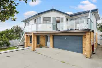 2/75 Target Road, Totara Vale