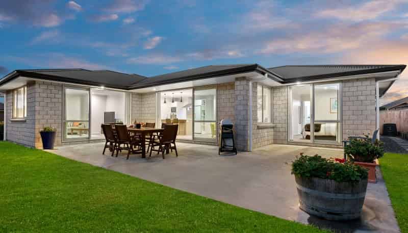 83 Puhirake Crescent, 