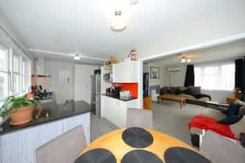 83 Quinns Road, Shirley