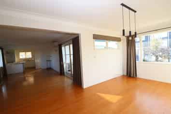 4 Hepburn Road, Glendene