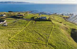 36 Avon Drive, Mahia