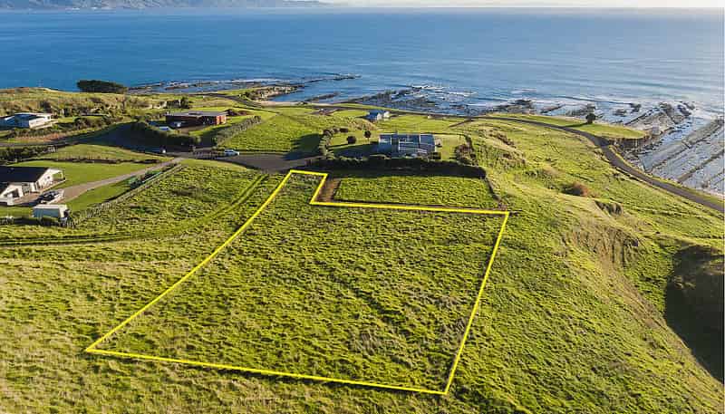 36 Avon Drive, Mahia