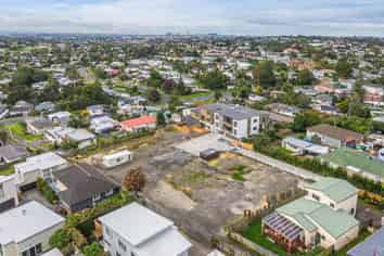 A205/553- Glenfield Road, Glenfield