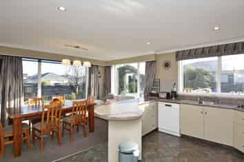 33 Clifton Street, Windsor