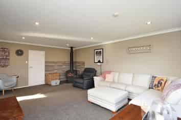 33 Clifton Street, Windsor