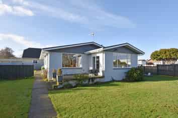 33 Clifton Street, Windsor