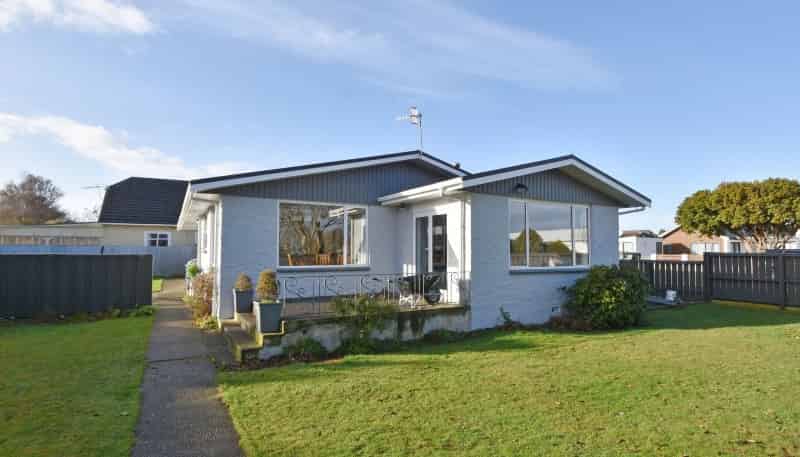 33 Clifton Street, Windsor