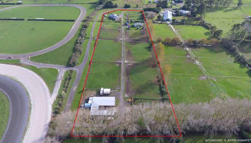 27a Royal Doulton Drive, Pukekohe