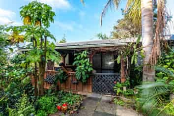 108 Hill Road, Palm Beach