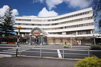 Mall foot traffic at your doorstep!