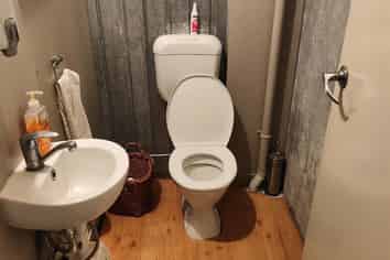 TIDY STORAGE UNIT OR WORKSHOP