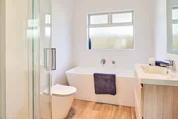 2/64 Godley Street, Waiwhetu