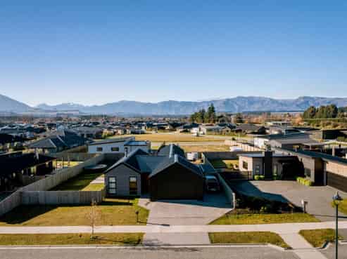 12 Kingfisher Cres, Albert Town