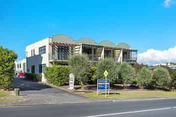 ALBANY LIVE AND WORK