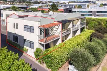 ALBANY LIVE AND WORK