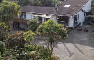15 Tiromoana Road, 