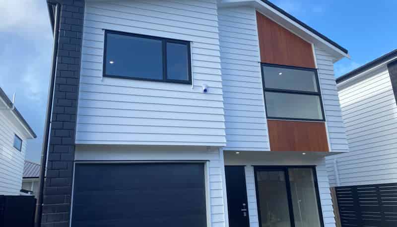 49C Andrew Road, Botany Downs