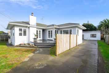39 Moana Street, Otaki Beach