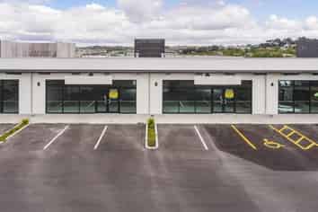 NEW RETAIL/ SHOWROOM/ OFFICE