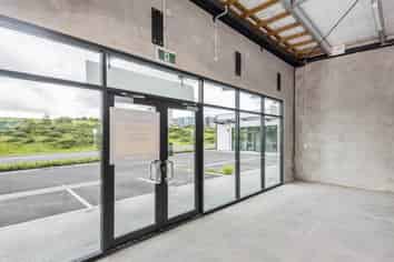 NEW RETAIL/ SHOWROOM/ OFFICE