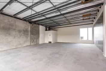 NEW RETAIL/ SHOWROOM/ OFFICE