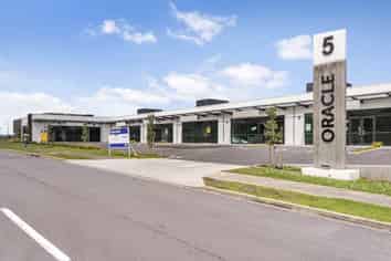 NEW RETAIL/ SHOWROOM/ OFFICE