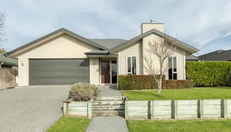 35 Brooklands Drive, 