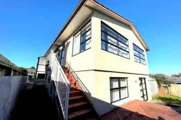 36 Sea Spray Drive, Bucklands Beach