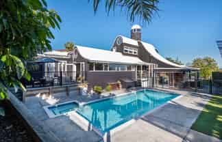 10 Caithness Pl, Farm Cove