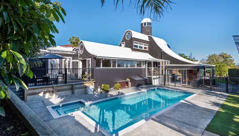 10 Caithness Pl, Farm Cove