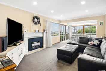 41 Seacliffe Road, Hillsborough