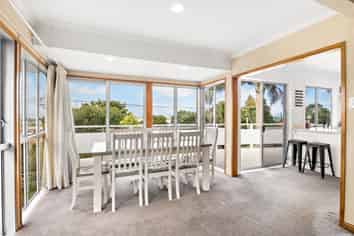 41 Seacliffe Road, Hillsborough