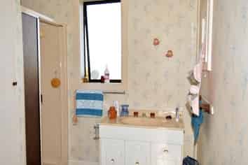 20 Saturn Street, Strathern