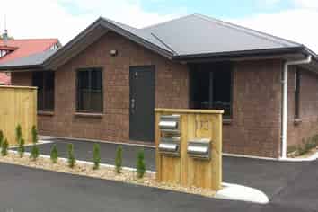 4/173 Knighton Road, Hillcrest