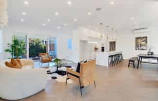 414b Beach Road, Mairangi Bay