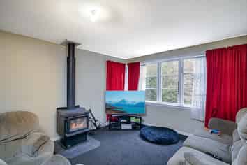 52 Riley Crescent, Woolston