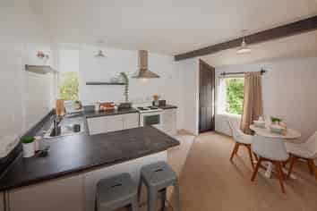 141H Churton Drive, Churton Park