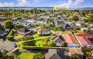 11 Shamrock Lane, Te Atatu Peninsula