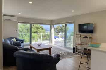 20 Messenger Terrace, Oakura