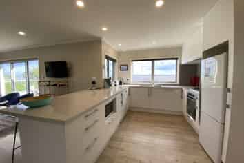 20 Messenger Terrace, Oakura