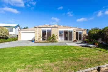 42 Governor Grey Road, Snells Beach