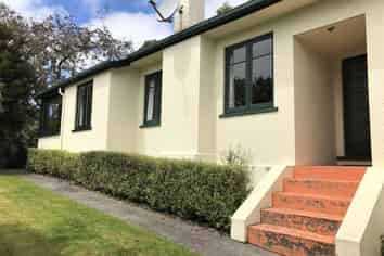 17 Mill Road, New Plymouth Central