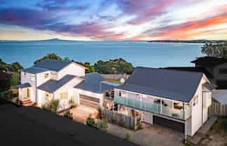 833 Whangaparaoa Road, Manly