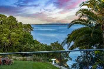 833 Whangaparaoa Road, Manly