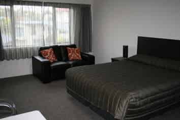 Newest Motel in Town - Long Lease - Great Figures